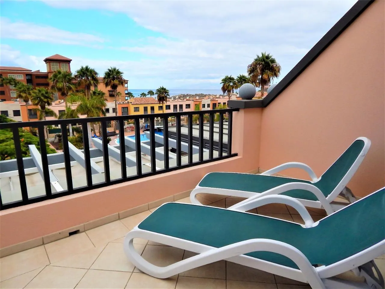 Ferienhaus Modern Villa Close To The Sea Costa Adeje  Spanien